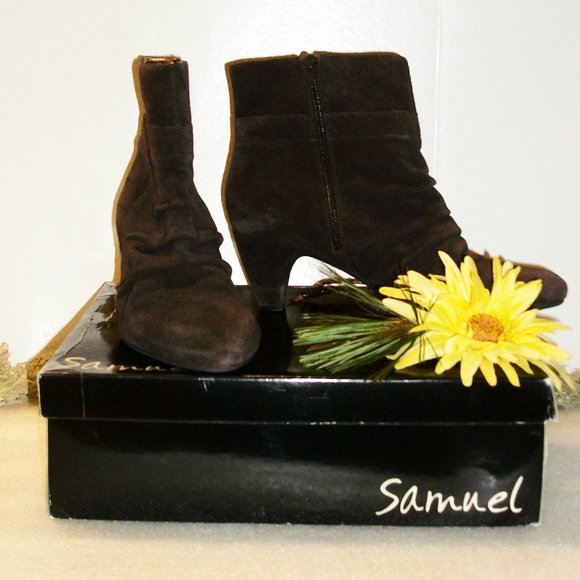 SAMUEL 9M Genuine Brown Suede Slouchy Booties NEW 2 5/8" Heel Zip Up - Picture 1 of 13